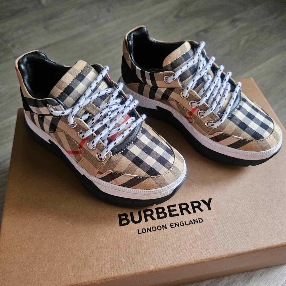 Kids Burberry Sneakers. Authentic. SOLD‼️